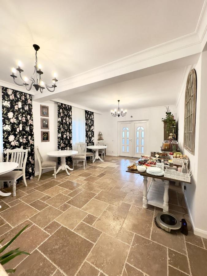 Alma Rezidence Bed and Breakfast Turda Buitenkant foto