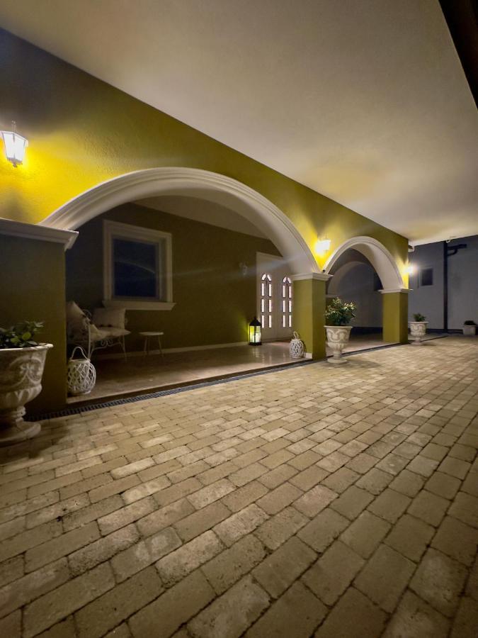 Alma Rezidence Bed and Breakfast Turda Buitenkant foto